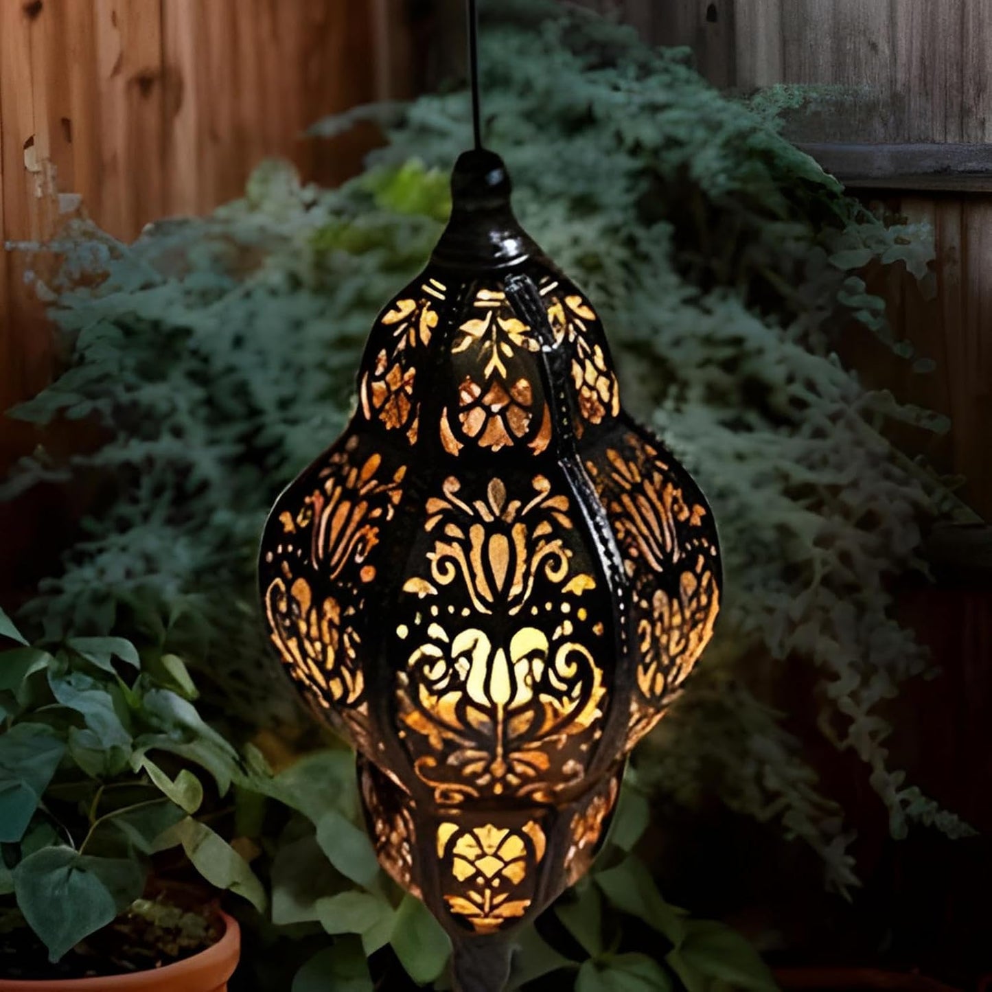 🏮 Baroque Solar Lantern Outdoor Light